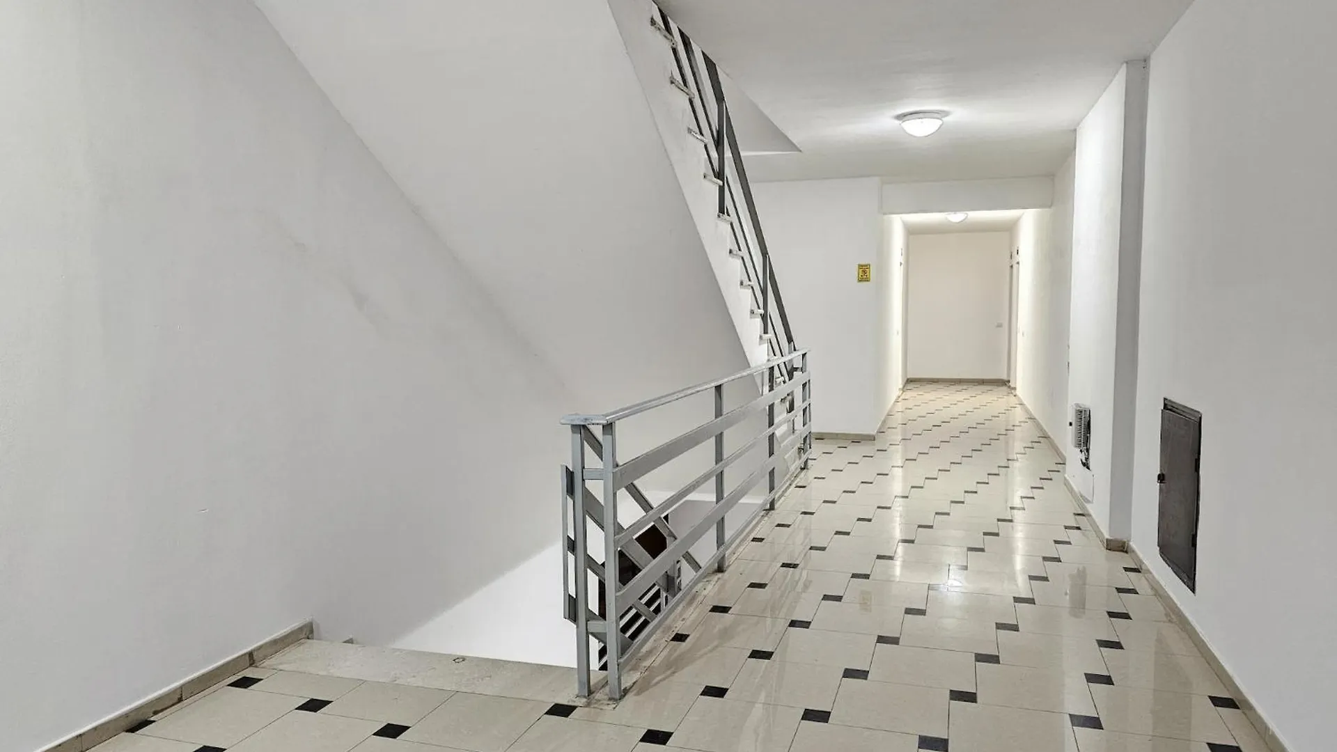 Family-Friendly Apartment With Balcony Vlorë