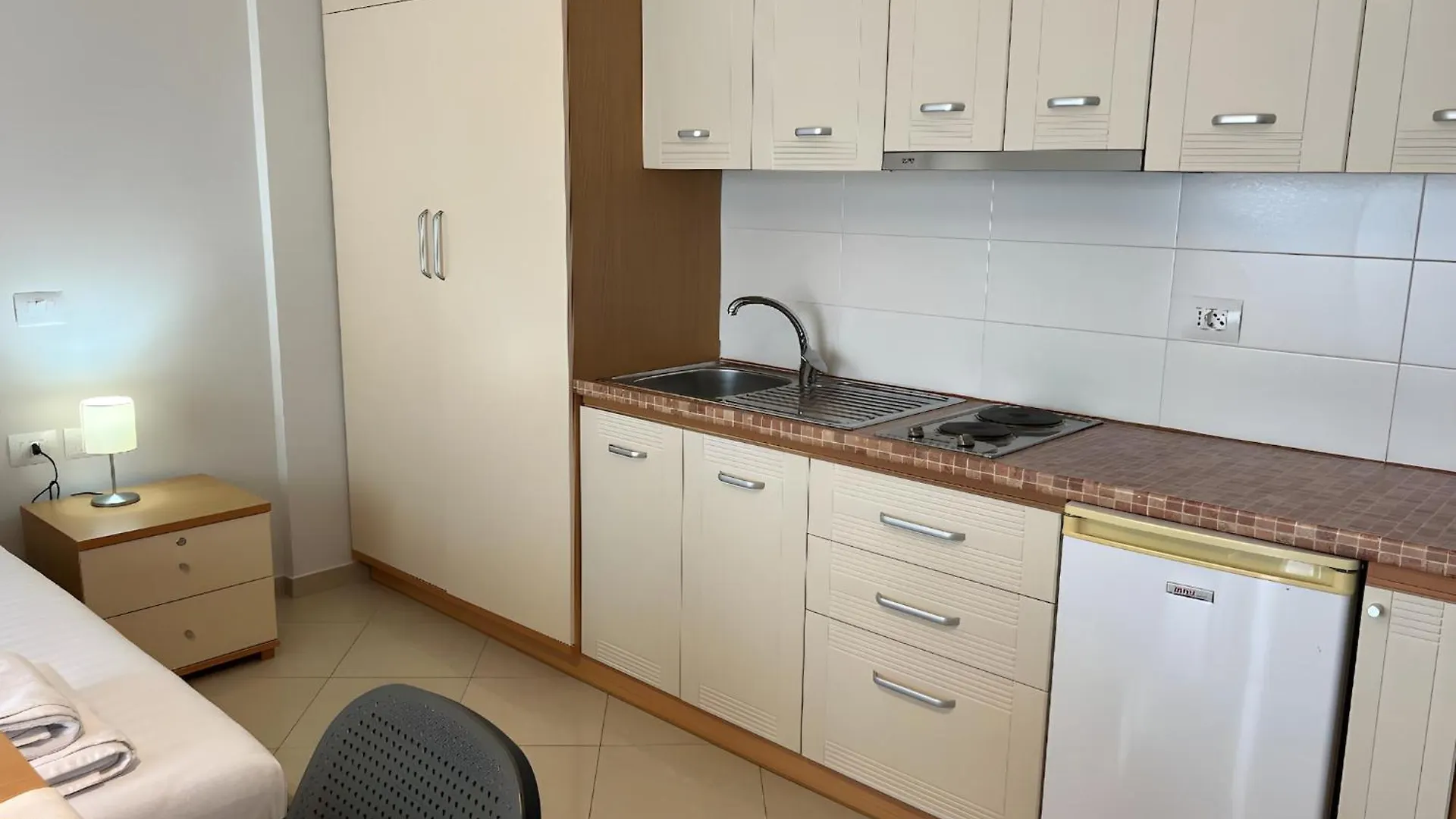 Family-Friendly Apartment With Balcony Vlorë